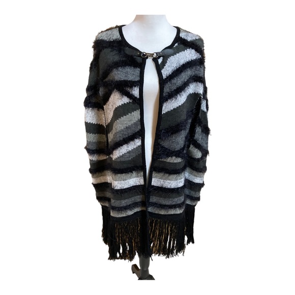 BCBGMAXAZRIA Black, gray & white eyelash cardigan with front hook closure. - Picture 3 of 9